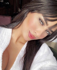 Kartal Belden Baglama ve Strapon Fantezisi Yapan Escort Lilly